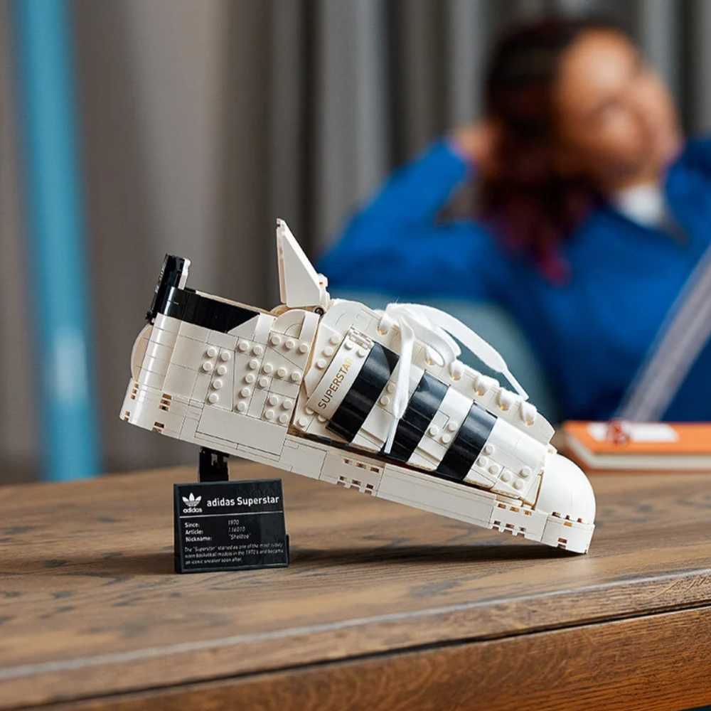 Adidas Superstar kinh điển trong diện mạo LEGO-4