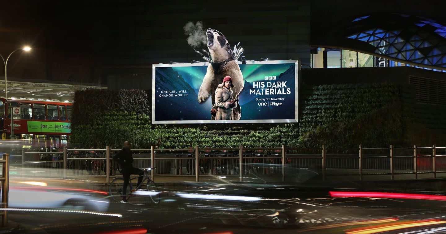 Độc đáo billboard 3D “thở ra khói” của BBC Creative