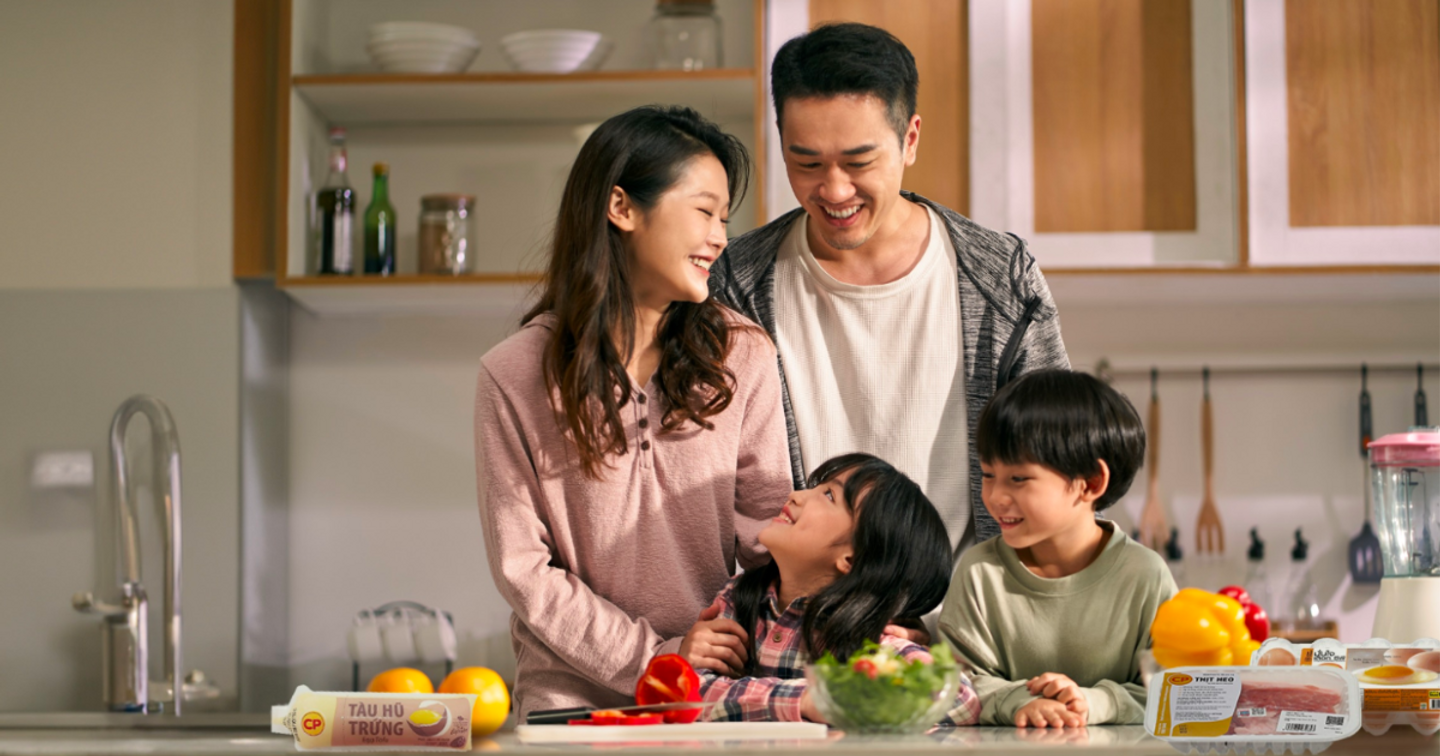  C.P. Việt Nam thực hiện chiến dịch "Như cách mẹ yêu thương", tiết lộ bí quyết nuôi dưỡng tình yêu qua cơm nhà trong TVC mới